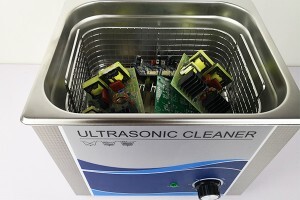 電子線路板超聲波清洗機(jī)的操作注意事項(xiàng)